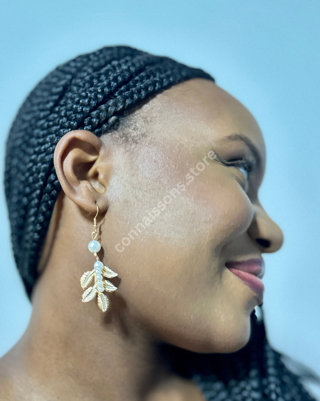 Pristine Pearly Petal Earrings - Gold