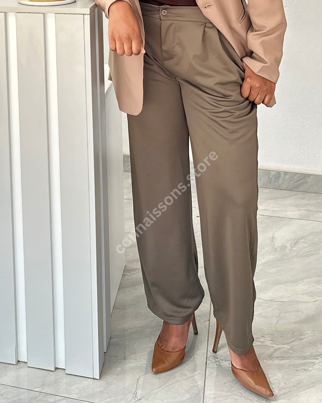 Lightweight Straight Leg Trousers - Olive