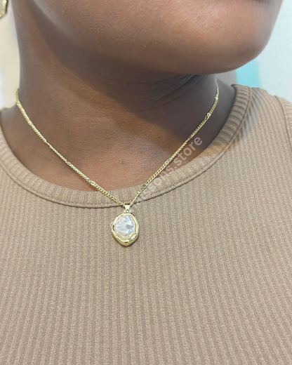 Jagged White Pearl Gold Necklace